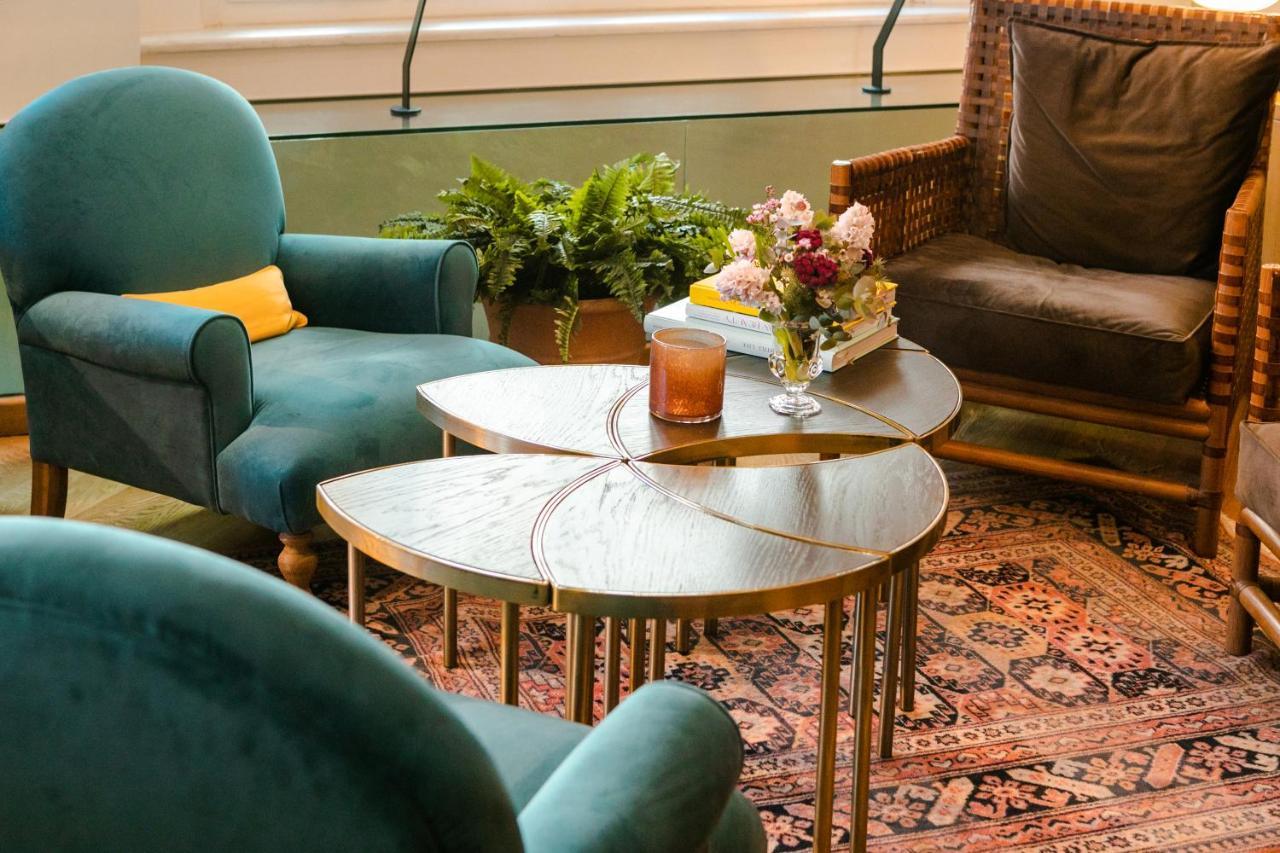 The Excelsior - Small Luxury Hotels Of The World Thessaloníki Luaran gambar A set of nesting tables