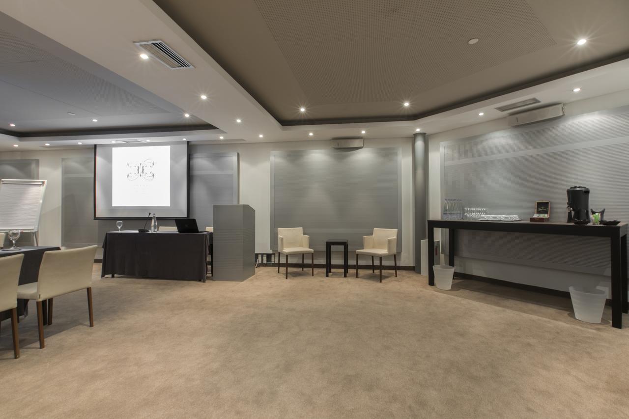 The Excelsior - Small Luxury Hotels Of The World Thessaloníki Luaran gambar Interior of a bank