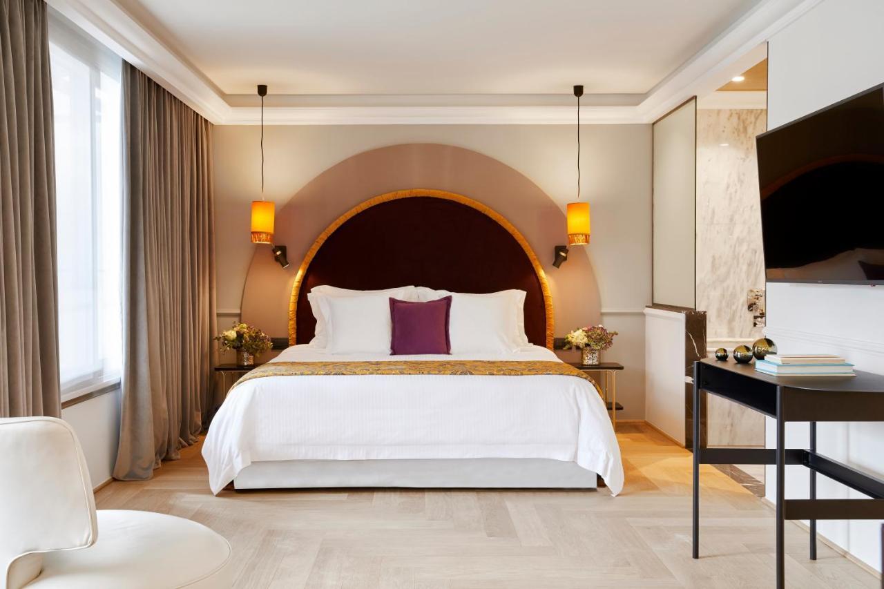 The Excelsior - Small Luxury Hotels Of The World Thessaloníki Luaran gambar A bedroom at the Mandarin Oriental, Paris